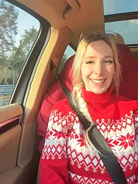 Snapshot of StellaCinderella chatting on 02.16.25 StellaCinderella online show from 02.16.25