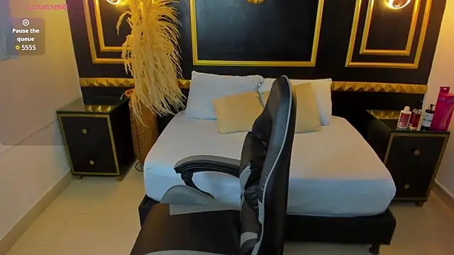 shanel smithh online show from 12.22.25