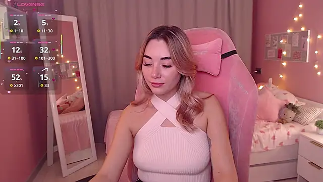 Rosie Mac online show from 11.18.25