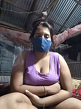 Snapshot of fluffkitty-03 chatting on 11.03.25 fluffkitty-03 online show from 11.03.25