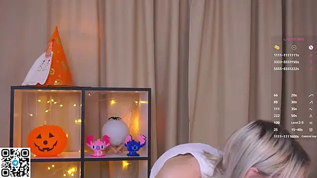 RiriKiss online show from 11.04.25