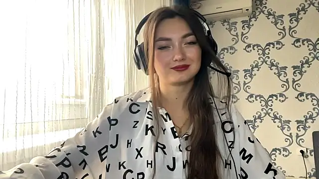 TwotyBright online show from 11.06.25