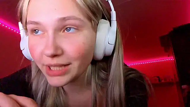 KarinRobertson online show from 12.17.25