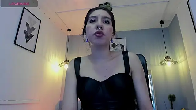 zoe-moreau online show from 02.04.26