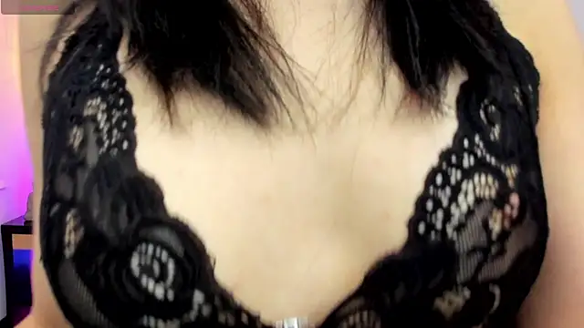 zoe-moreau online show from 04.18.26