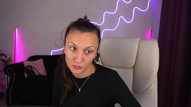 ZafiraMoonn online show from 11.04.25