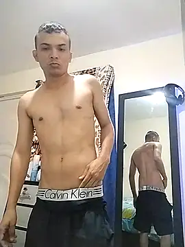 Snapshot of Luisadonis2015 chatting on 11.03.25 Luisadonis2015 online show from 11.03.25