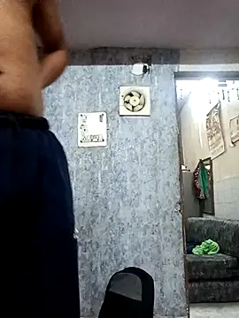 Snapshot of naughtyboyjii chatting on 11.04.25 naughtyboyjii online show from 11.04.25