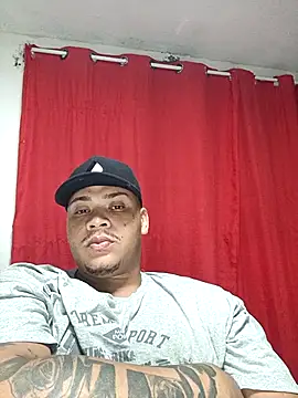 Snapshot of monicaquadro01 chatting on 11.08.25 monicaquadro01 online show from 11.08.25