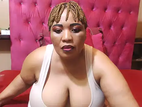 Snapshot of HUGE_BUSTY_EBONY chatting on 04.21.26 HUGE BUSTY EBONY online show from 04.21.26