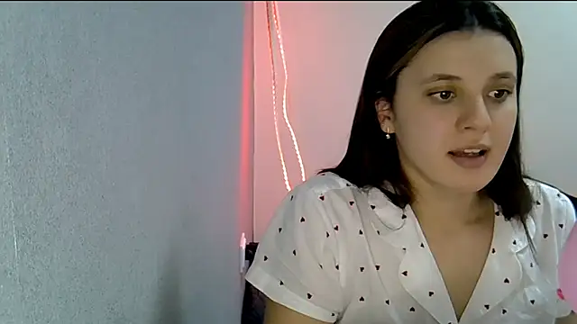 KiraHoney online show from 02.13.26