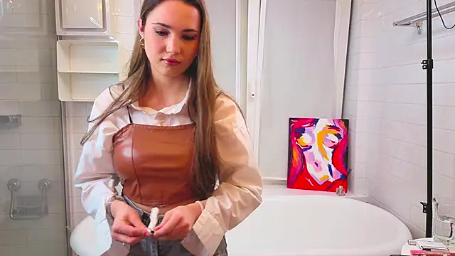 LeenaPuita online show from 11.12.25