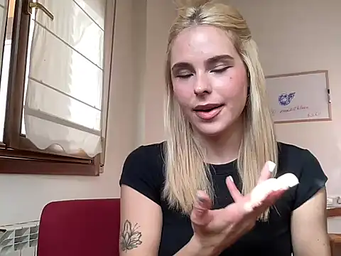 skychloe online show from 11.04.25