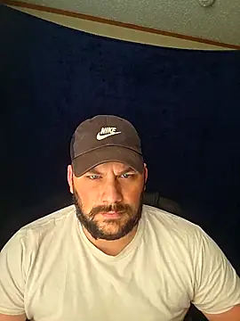 Snapshot of SmokinNstrokin chatting on 11.04.25 SmokinNstrokin online show from 11.04.25