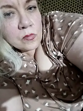 Snapshot of IZOLDA99 chatting on 11.03.25 IZOLDA99 online show from 11.03.25