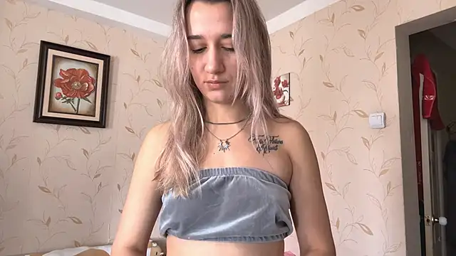 Auroragin online show from 11.04.25