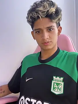 Snapshot of MassimoAlessandro chatting on 11.03.25 MassimoAlessandro online show from 11.03.25