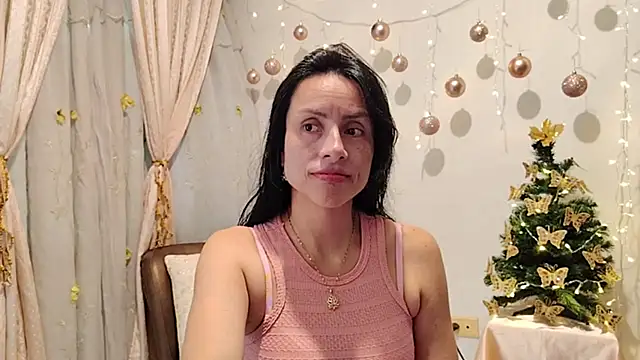 Snapshot of Bella_Exhibition chatting on 12.03.25 Bella Exhibition online show from 12.03.25