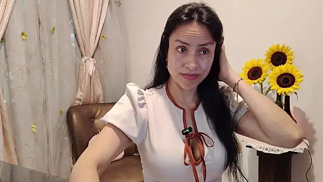 Snapshot of Bella_Exhibition chatting on 01.08.26 Bella Exhibition online show from 01.08.26