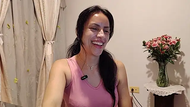 Snapshot of Bella_Exhibition chatting on 01.31.26 Bella Exhibition online show from 01.31.26