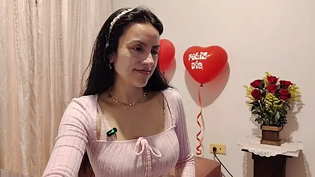 Snapshot of Bella_Exhibition chatting on 02.15.26 Bella Exhibition online show from 02.15.26