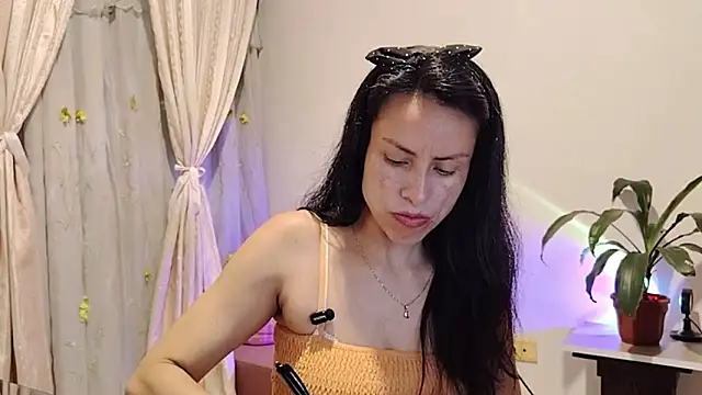 Snapshot of Bella_Exhibition chatting on 03.01.26 Bella Exhibition online show from 03.01.26