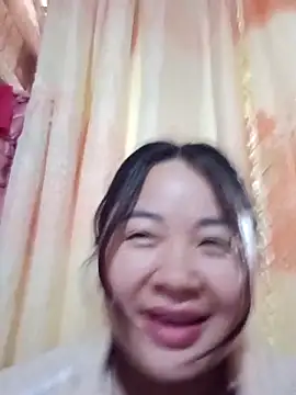 Bee-bgolden online show from 11.25.25