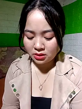 Bee-bgolden online show from 12.16.25