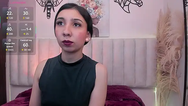 Isabella Crofts online show from 01.15.26