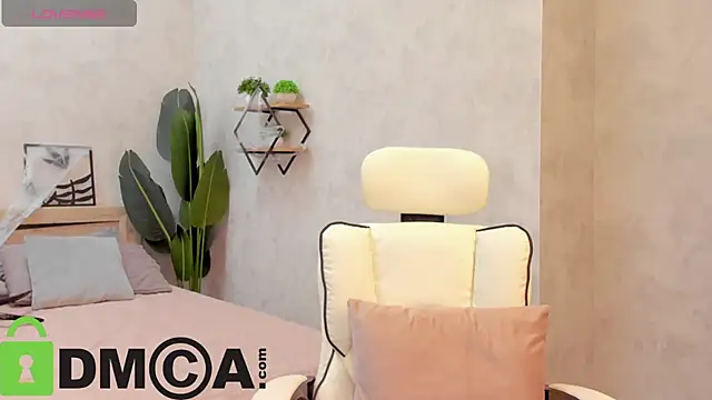 Ella Burns online show from 11.05.25