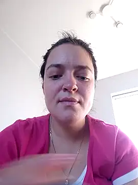 LinaGlow  online show from 11.14.25