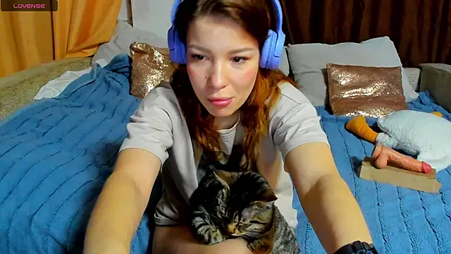 Eva purrr  online show from 04.04.26