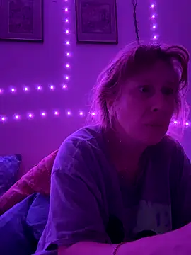 Redriddinghood8 online show from 11.19.25