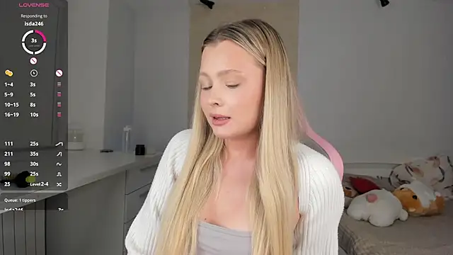 Snapshot of elly_aryxd chatting on 11.08.25 elly aryxd online show from 11.08.25