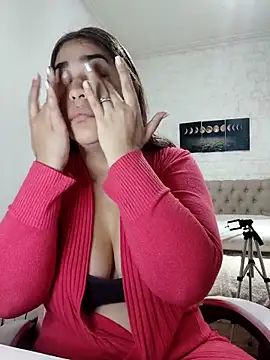 nahiarabiel33 online show from 04.11.26