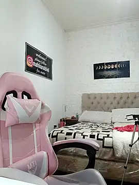 nahiarabiel33 online show from 04.12.26