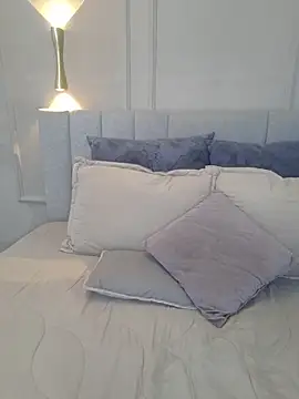 annie  20 online show from 12.04.25