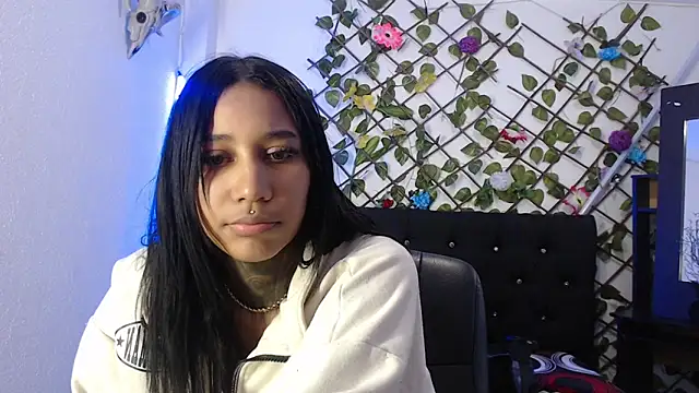 lyam ebony  online show from 12.23.25