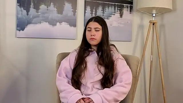 Snapshot of TeriRazey chatting on 11.05.25 TeriRazey online show from 11.05.25