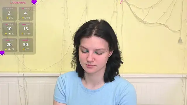 LatinaHuguenin online show from 12.15.25