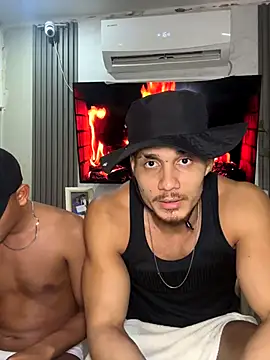 Snapshot of Tonny_2-2cm chatting on 11.09.25 Tonny 2-2cm online show from 11.09.25