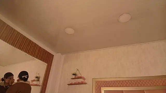 Snapshot of Madhison_5 chatting on 05.27.26 Madhison 5 online show from 05.27.26