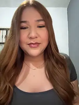 Snapshot of SarahcammOf chatting on 11.14.25 SarahcammOf online show from 11.14.25