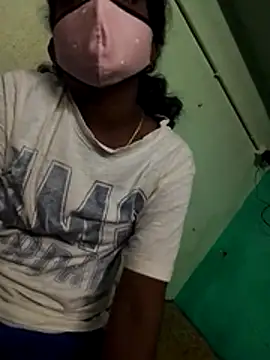 Snapshot of Couple1114 chatting on 11.17.25 Couple1114 online show from 11.17.25