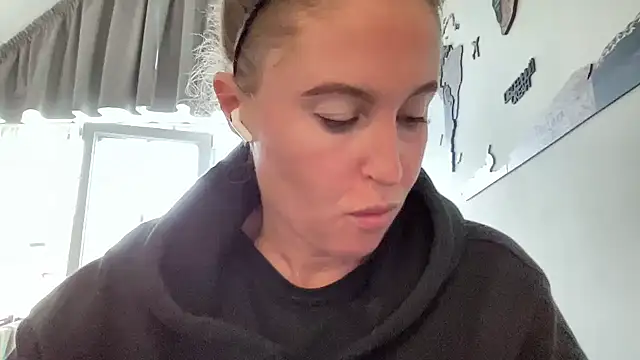 Ameli8 online show from 11.08.25