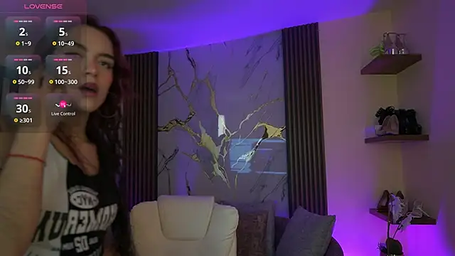 Snapshot of TessaaFox chatting on 02.02.26 TessaaFox online show from 02.02.26