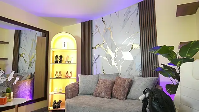 Snapshot of TessaaFox chatting on 02.13.26 TessaaFox online show from 02.13.26