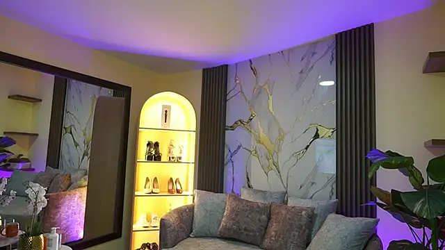 Snapshot of TessaaFox chatting on 02.21.26 TessaaFox online show from 02.21.26