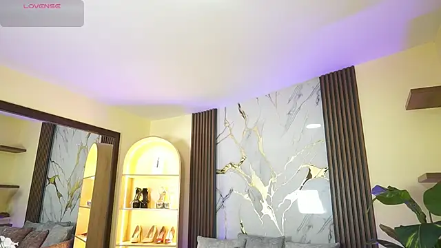 Snapshot of TessaaFox chatting on 02.23.26 TessaaFox online show from 02.23.26