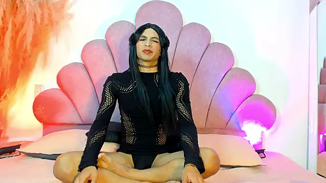 Snapshot of Dominique_Rae chatting on 12.16.25 Dominique Rae online show from 12.16.25